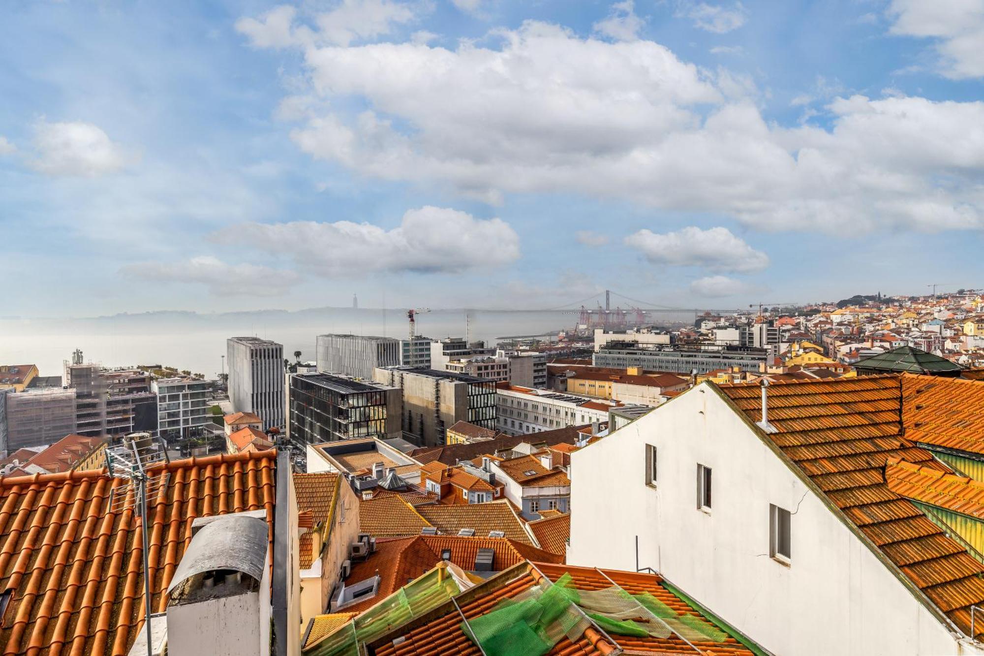 Escadinhas Da Santa Apartment Lisbon Bagian luar foto