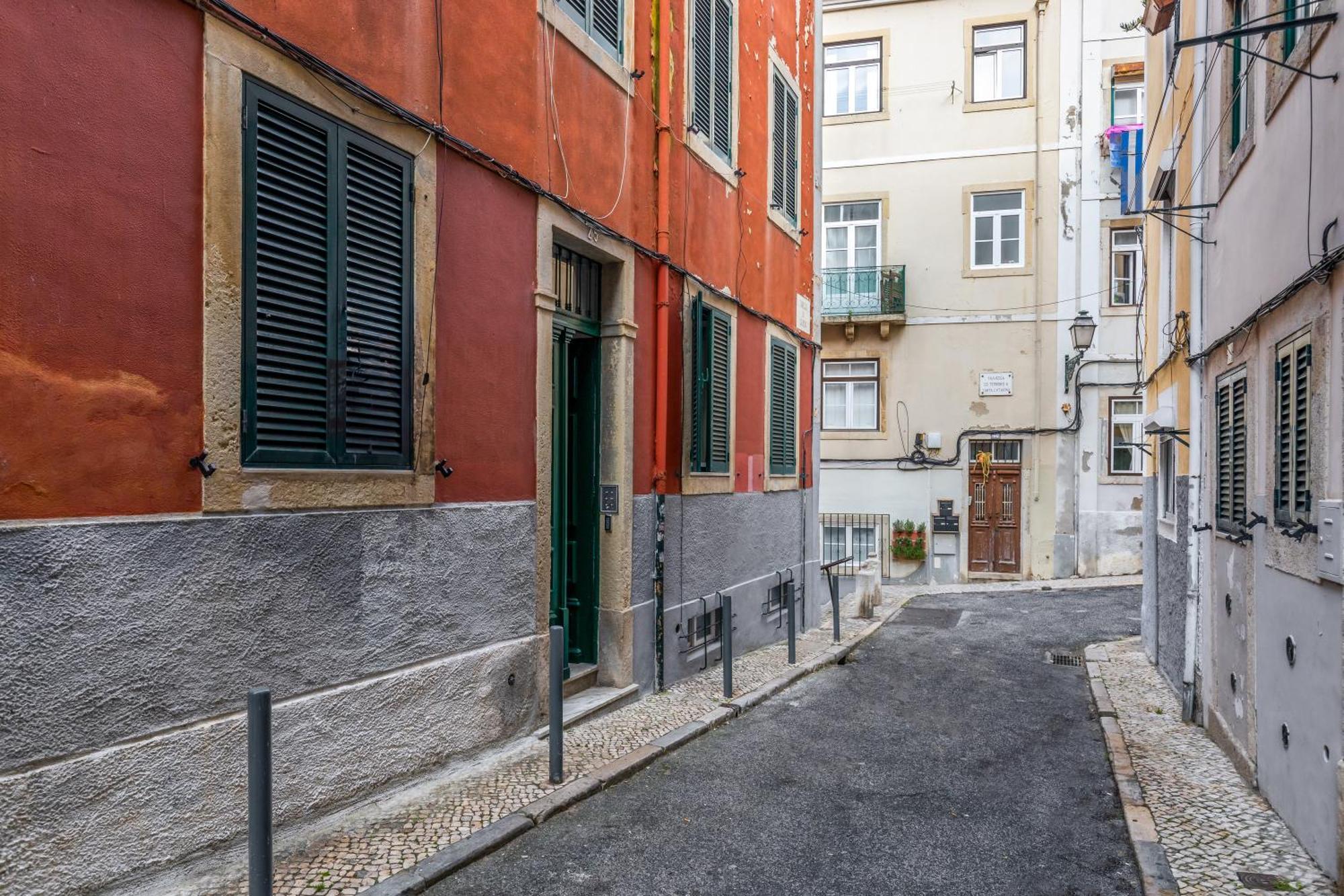 Escadinhas Da Santa Apartment Lisbon Bagian luar foto